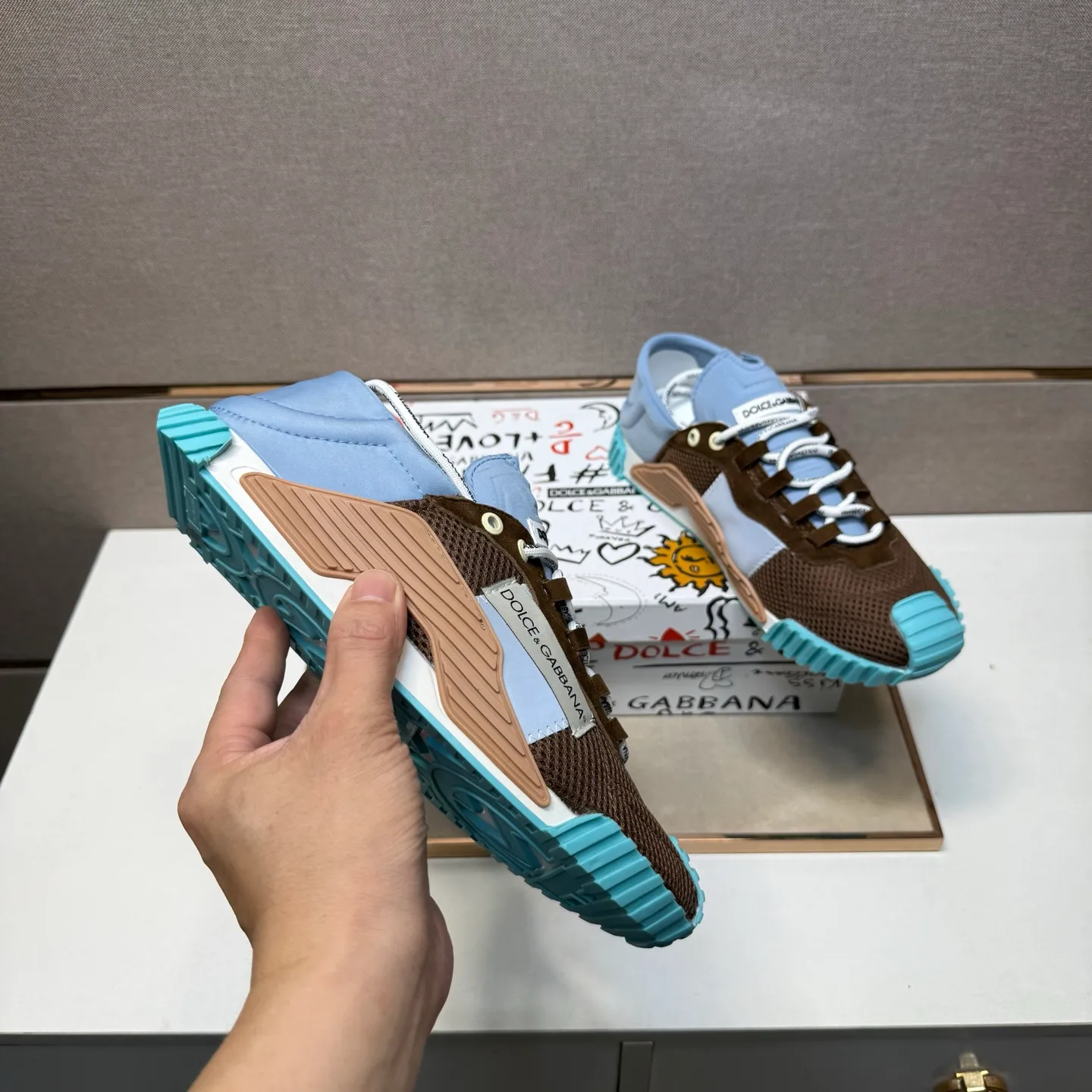 ⬛️Men's shoes 💰p440【DG～】couple casual shoes, on sale at the same time in 2025z cabinet 🔶Size: 35-44#️⃣ 🔷2 colors🔜The upper is made of multi-material splicing➕Mesh lining, comfortable and breathable, sole: original comfortable, wear-resistant and non-slip outsole, ⚠️Real 📱Photographed🎬The real thing is better📢📢📢